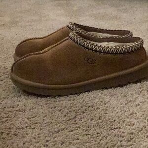 Tasman UGGs size 3, no tags